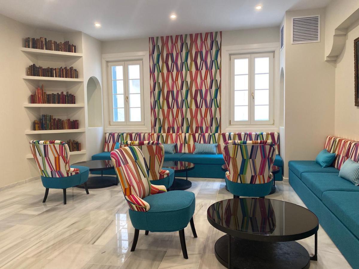 Hotel Maia Ситадела Екстериор снимка