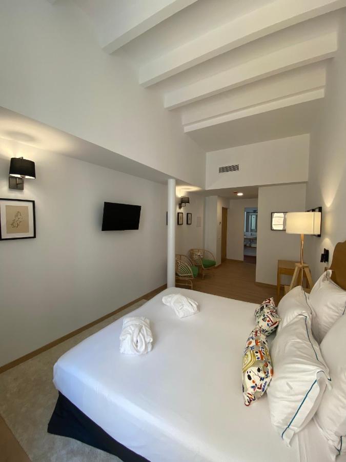 Hotel Maia Ситадела Екстериор снимка